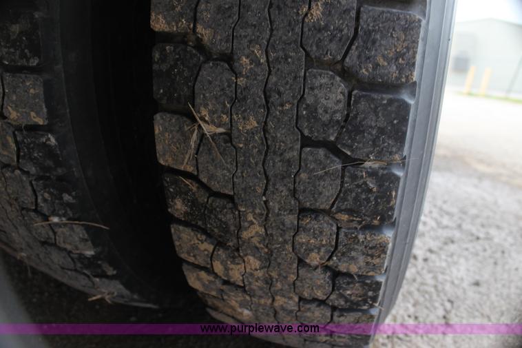 image for item E8489 1996 International 3800 Blue Bird school bus