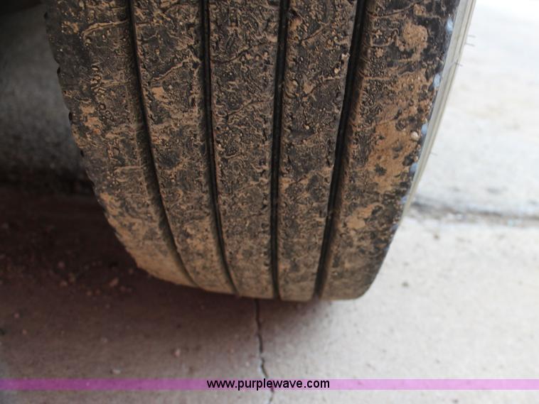 image for item E8489 1996 International 3800 Blue Bird school bus