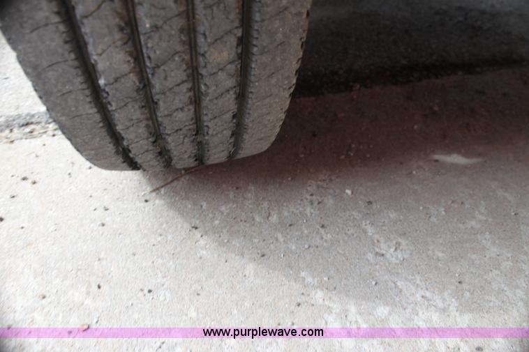 image for item E8489 1996 International 3800 Blue Bird school bus