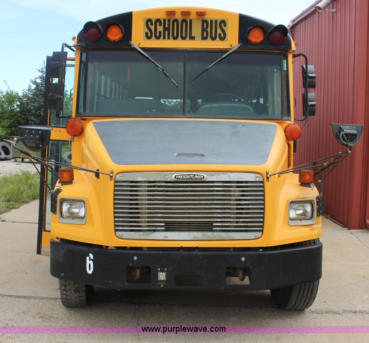 image for item E8490 2001 Freightliner FS65 Thomas Built school bus