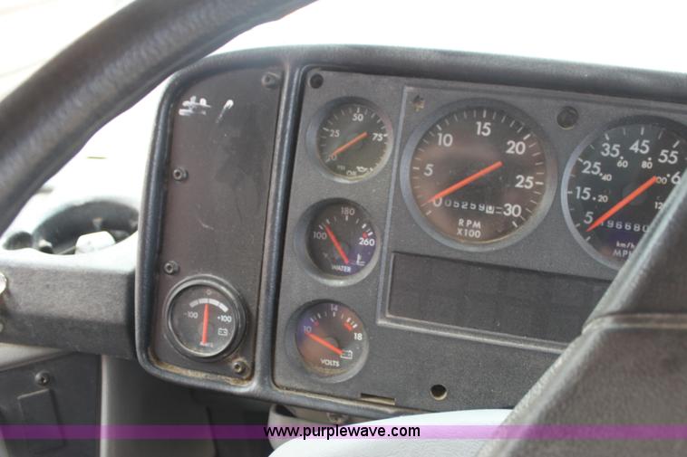 image for item E8490 2001 Freightliner FS65 Thomas Built school bus