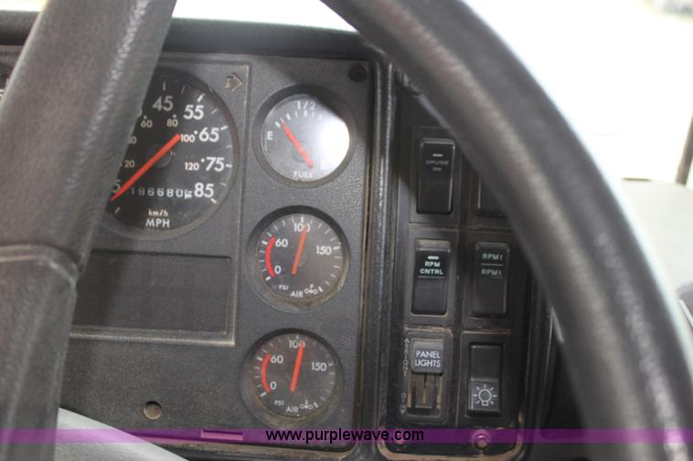 image for item E8490 2001 Freightliner FS65 Thomas Built school bus