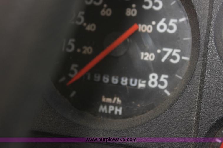 image for item E8490 2001 Freightliner FS65 Thomas Built school bus