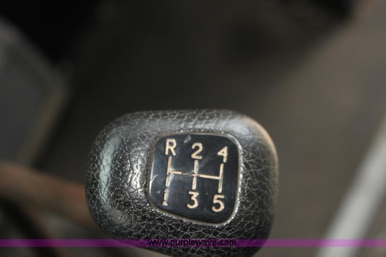 image for item E8490 2001 Freightliner FS65 Thomas Built school bus