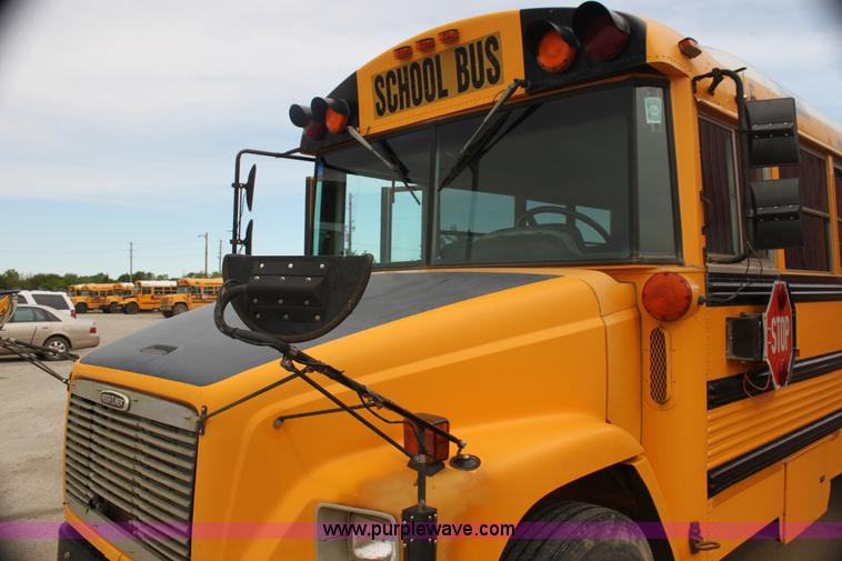 image for item E8490 2001 Freightliner FS65 Thomas Built school bus