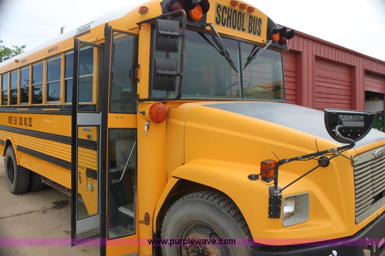 image for item E8490 2001 Freightliner FS65 Thomas Built school bus