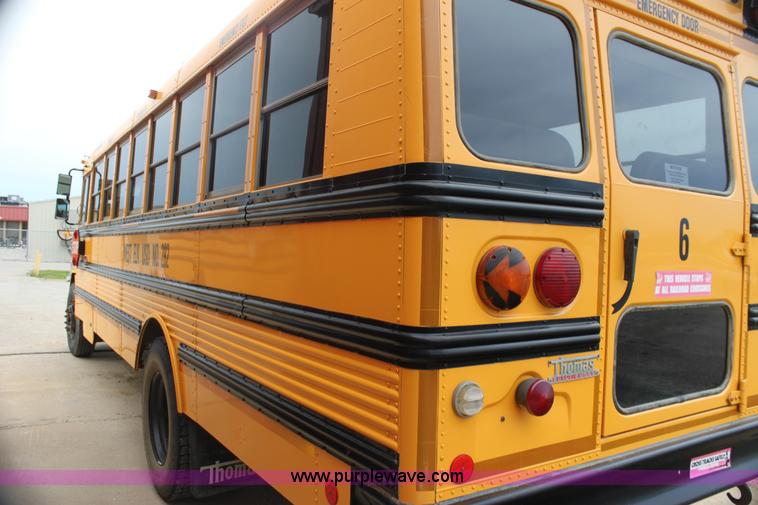 image for item E8490 2001 Freightliner FS65 Thomas Built school bus