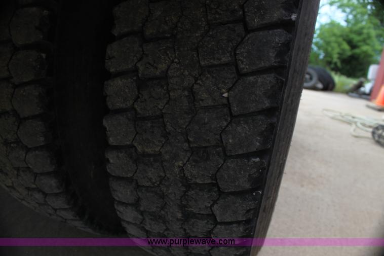 image for item E8490 2001 Freightliner FS65 Thomas Built school bus