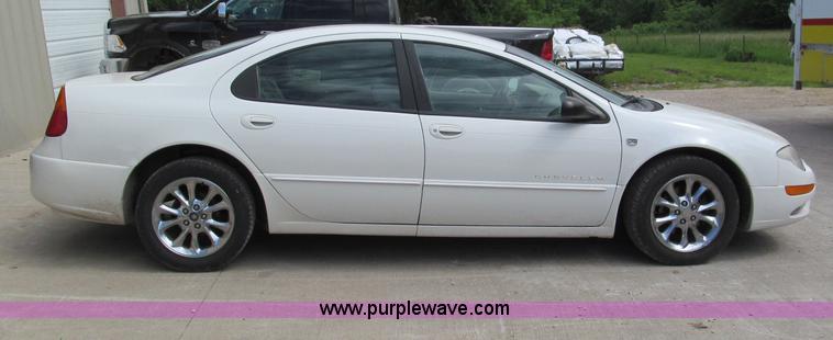 image for item F5066 1999 Chrysler 300M