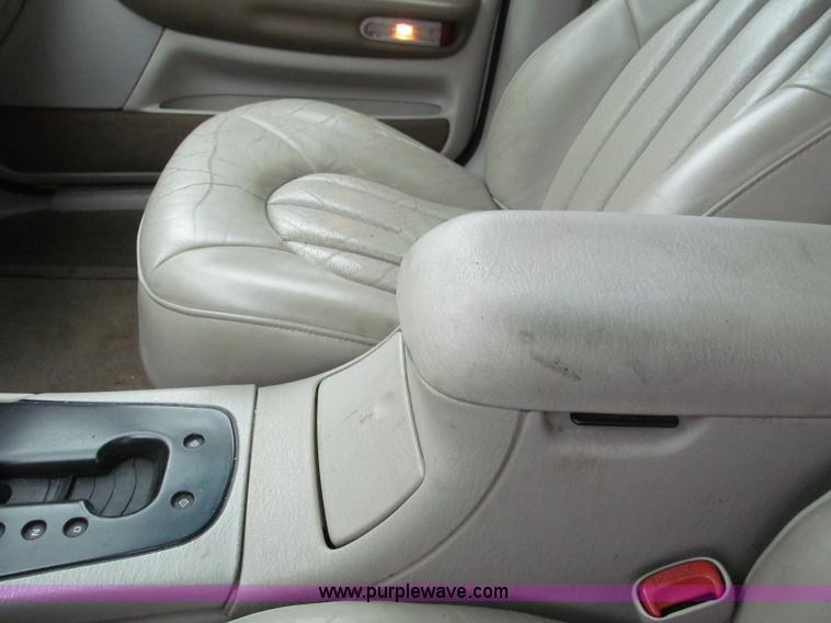 image for item F5066 1999 Chrysler 300M