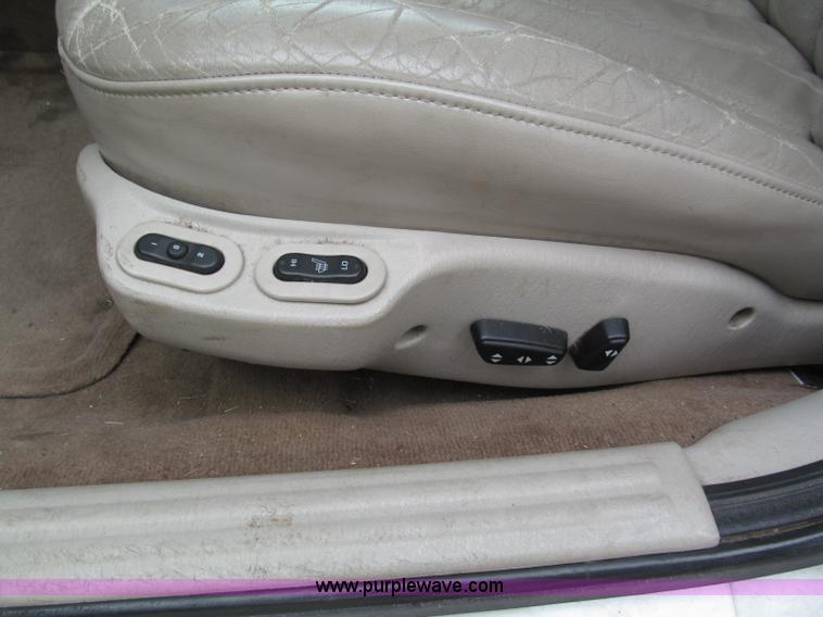 image for item F5066 1999 Chrysler 300M