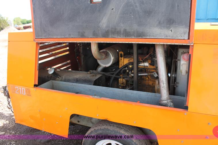 image for item F9128 2007 Sullivan-palatek D210 air compressor