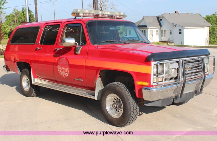image for item G5240 1990 Chevrolet Suburban V1500 SUV