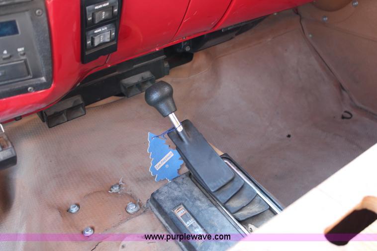 image for item G5240 1990 Chevrolet Suburban V1500 SUV