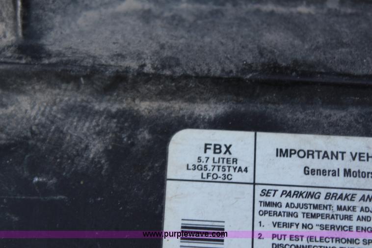 image for item G5240 1990 Chevrolet Suburban V1500 SUV