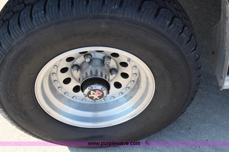 image for item G5240 1990 Chevrolet Suburban V1500 SUV