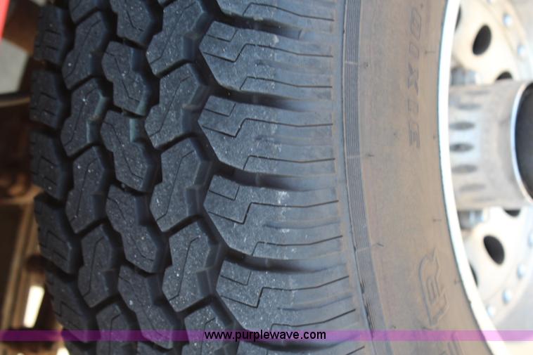 image for item G5240 1990 Chevrolet Suburban V1500 SUV