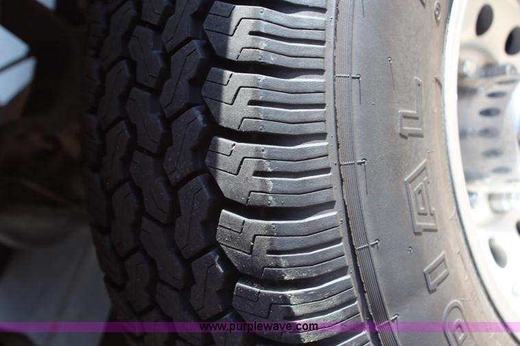 image for item G5240 1990 Chevrolet Suburban V1500 SUV