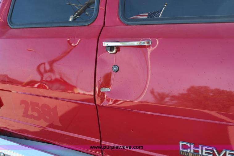 image for item G5240 1990 Chevrolet Suburban V1500 SUV