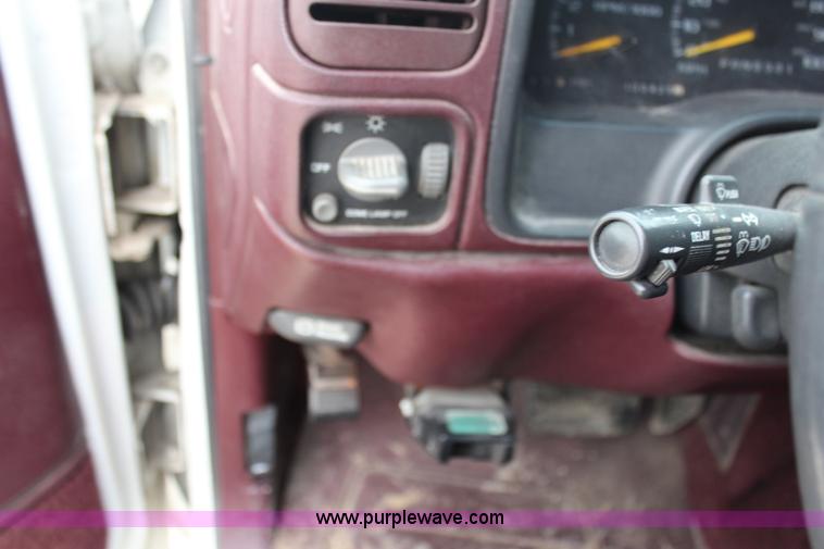 image for item G5347 1996 Chevrolet Tahoe SUV