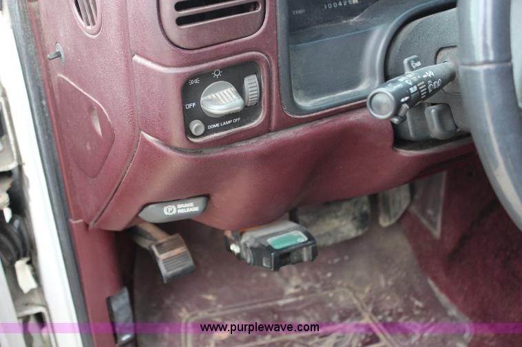 image for item G5347 1996 Chevrolet Tahoe SUV