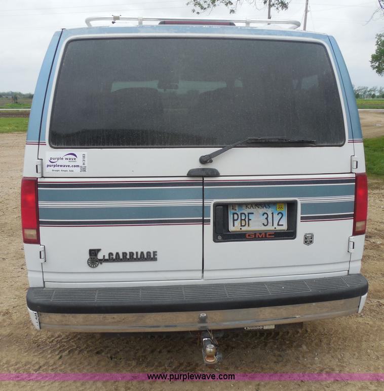 image for item H3183 1994 GMC Safari XT van