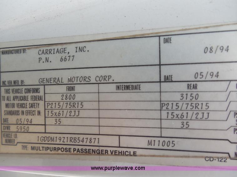 image for item H3183 1994 GMC Safari XT van