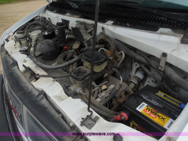 image for item H3183 1994 GMC Safari XT van