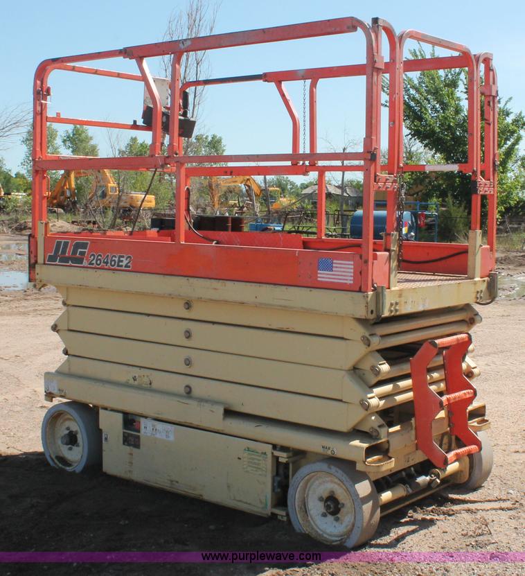 image for item H3553 2001 JLG 2646E2 scissor lift