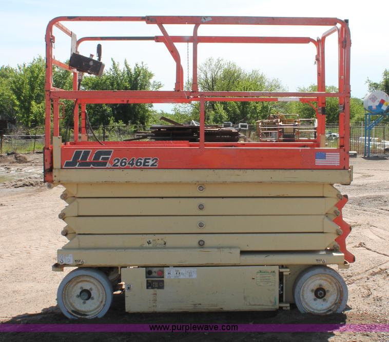 image for item H3553 2001 JLG 2646E2 scissor lift
