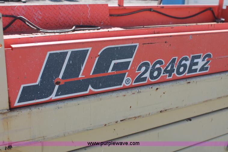 image for item H3553 2001 JLG 2646E2 scissor lift