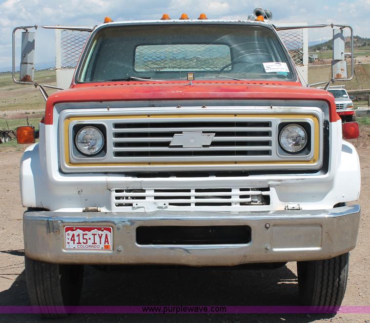 image for item H3574 1981 Chevrolet Kodiak D6500 rollback truck