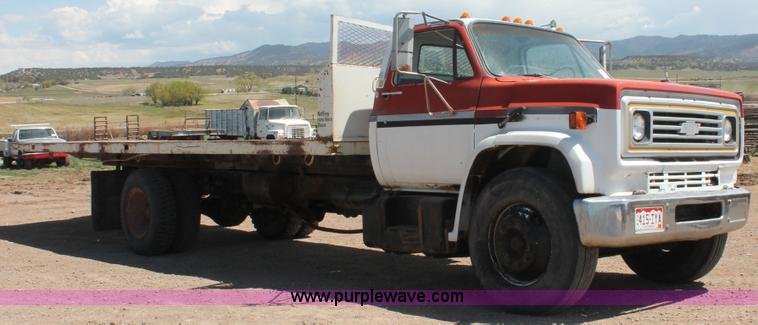 image for item H3574 1981 Chevrolet Kodiak D6500 rollback truck