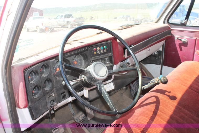 image for item H3574 1981 Chevrolet Kodiak D6500 rollback truck