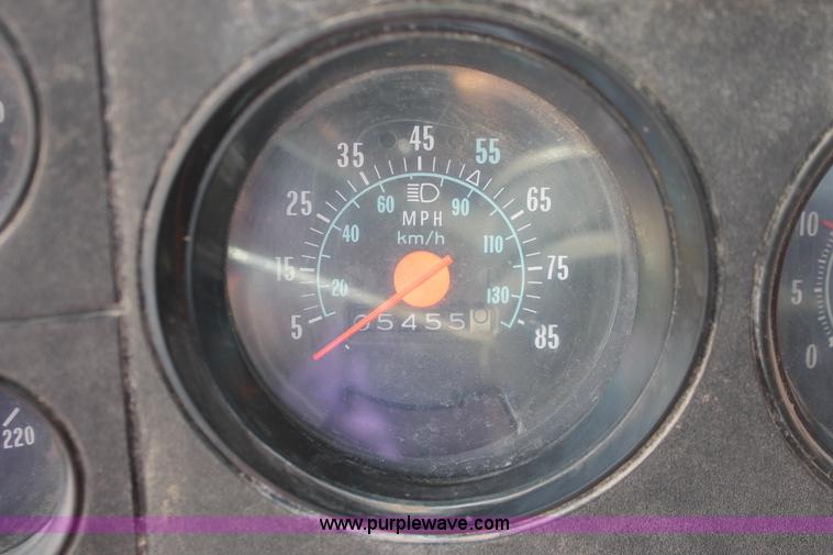 image for item H3574 1981 Chevrolet Kodiak D6500 rollback truck