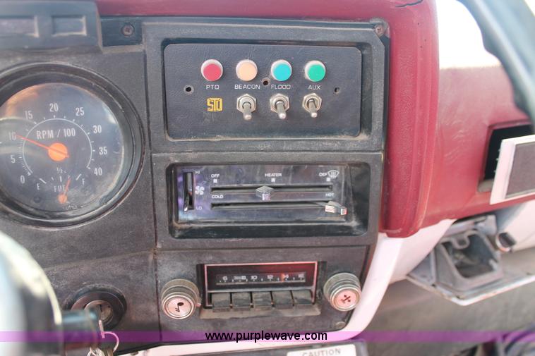 image for item H3574 1981 Chevrolet Kodiak D6500 rollback truck