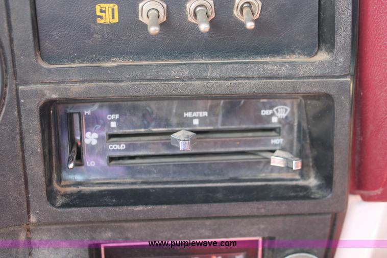 image for item H3574 1981 Chevrolet Kodiak D6500 rollback truck