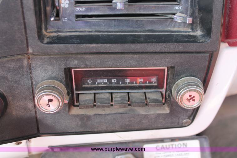 image for item H3574 1981 Chevrolet Kodiak D6500 rollback truck