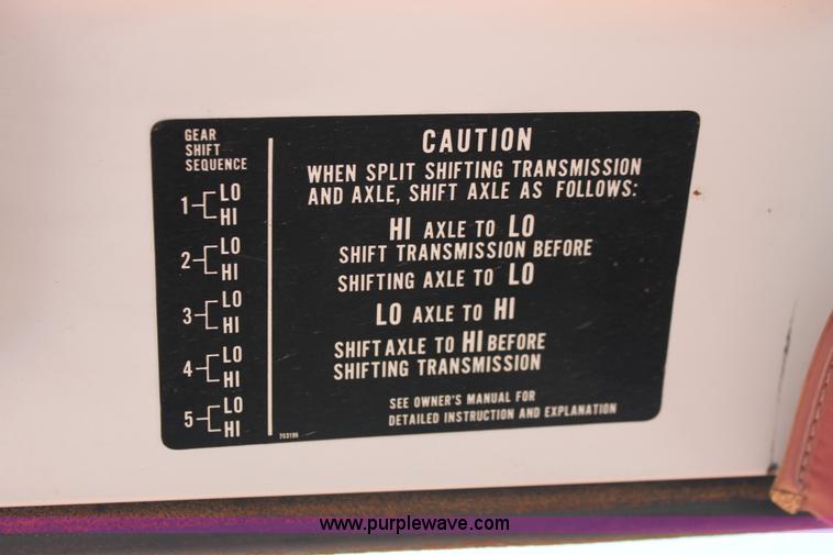 image for item H3574 1981 Chevrolet Kodiak D6500 rollback truck