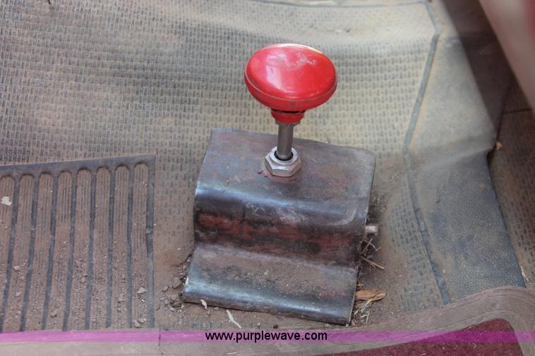 image for item H3574 1981 Chevrolet Kodiak D6500 rollback truck