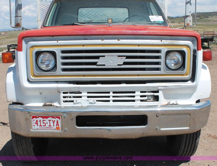 image for item H3574 1981 Chevrolet Kodiak D6500 rollback truck