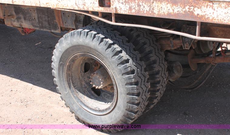 image for item H3574 1981 Chevrolet Kodiak D6500 rollback truck