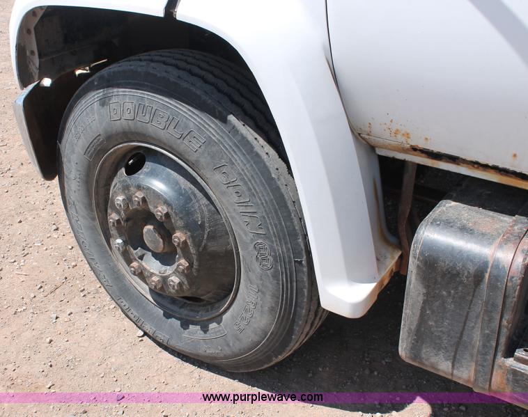 image for item H3574 1981 Chevrolet Kodiak D6500 rollback truck