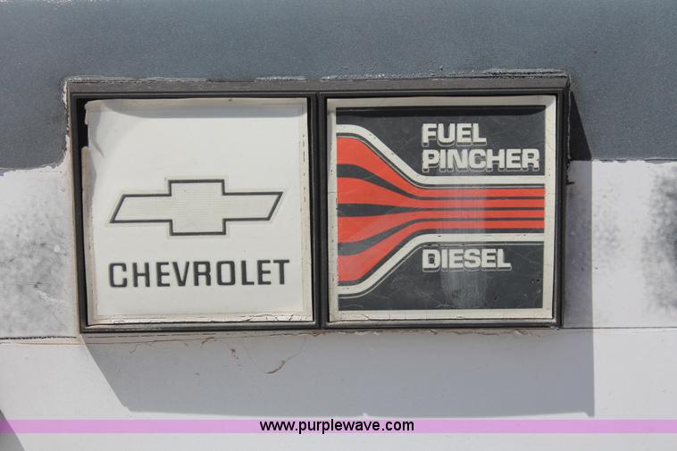 image for item H3574 1981 Chevrolet Kodiak D6500 rollback truck