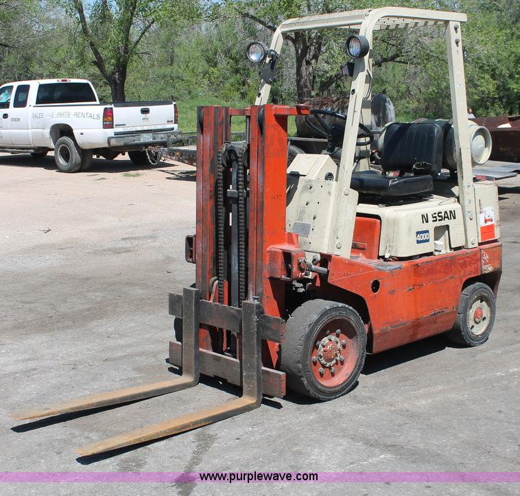 image for item H3595 Nissan 4000 forklift