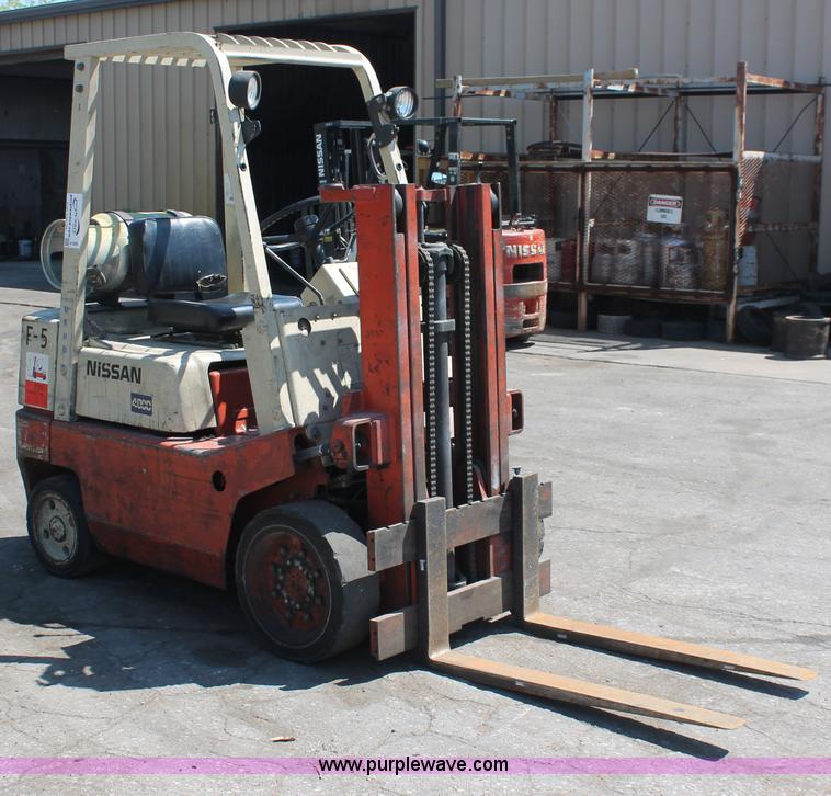 image for item H3595 Nissan 4000 forklift