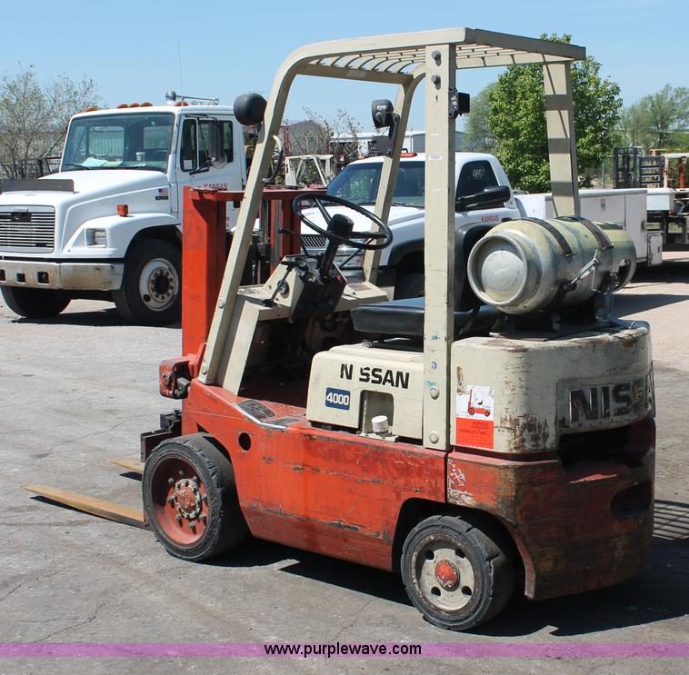 image for item H3595 Nissan 4000 forklift