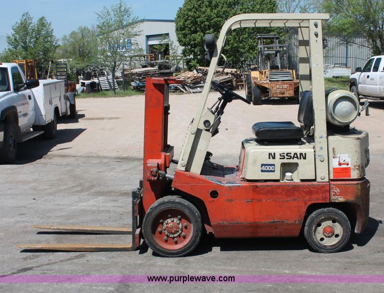 image for item H3595 Nissan 4000 forklift