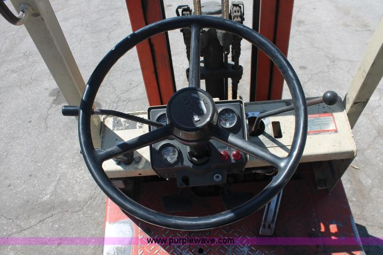 image for item H3595 Nissan 4000 forklift