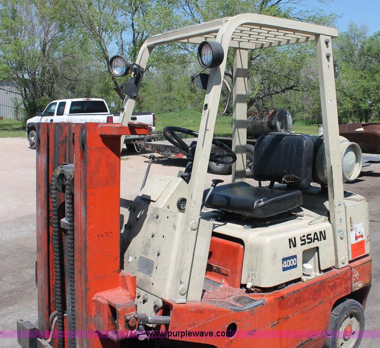 image for item H3595 Nissan 4000 forklift